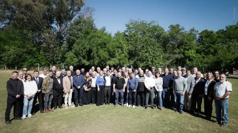 kicillof-con-los-intendentes-20251031-2129689